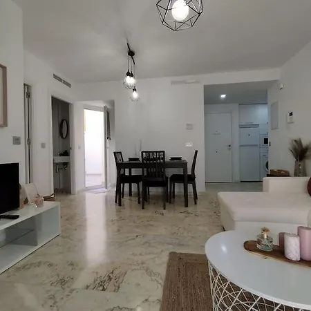 Rent4 Málaga Lyli *
