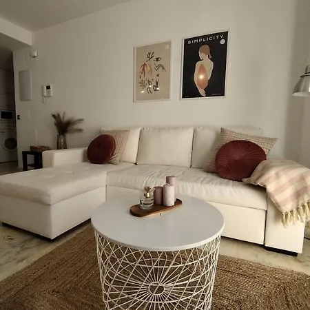 Rent4 Málaga Lyli * Torremolinos