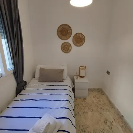 Apartamento Rent4 Málaga Lyli *